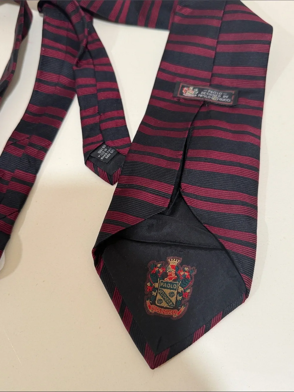 Gucci Paolo Crest silk neck tie  Burgundy & Black striped made in Italy vintage